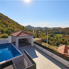 4 Bedroom Villa with pool and terrace near Dubrovnik, Sleeps 8